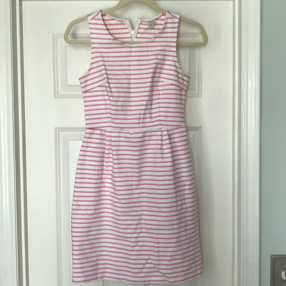 Sleeveless dress